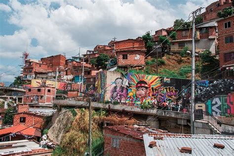 graffiti tour comuna 13|Comuna 13 Graffiti Private Tour with Metrocable 2024.